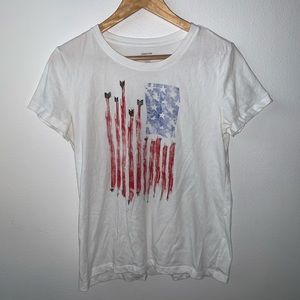 3/$15 🌼 American flag shirt